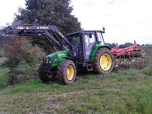John Deere 3300